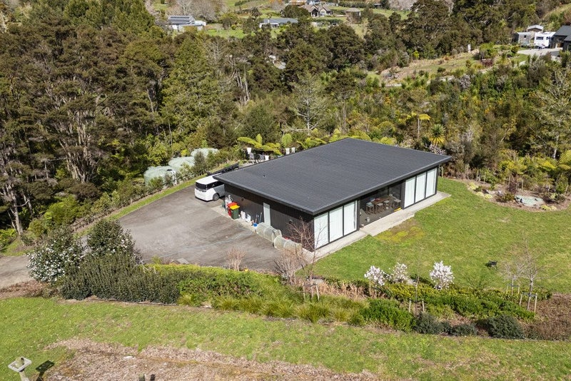 Image 2 of 7