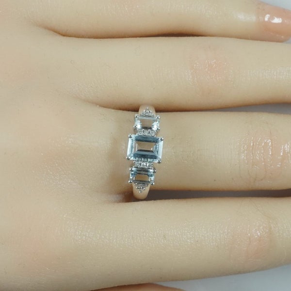 Stunning! Gorgeous 9ct Diamond & Aquamarine Ring Carousel 6
