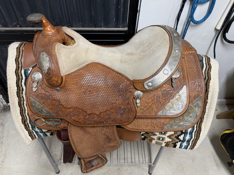 Dale Chavez Show Saddle63617452731777113