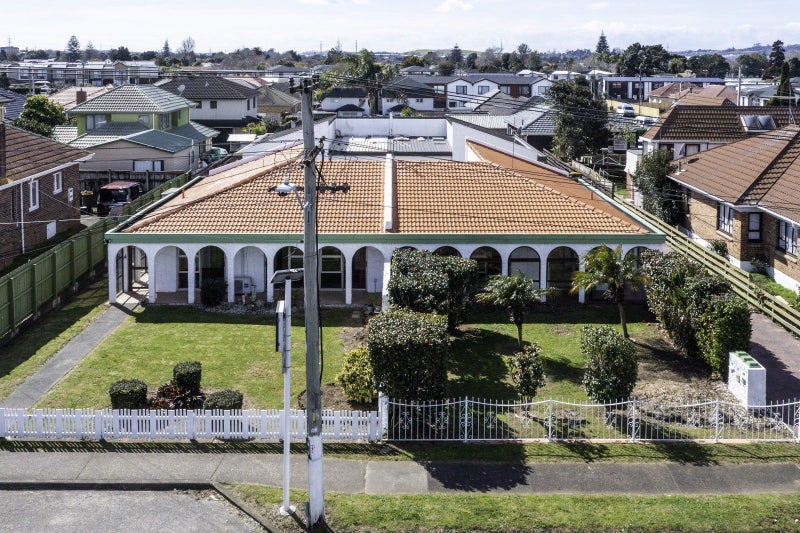 Image 2 of 33