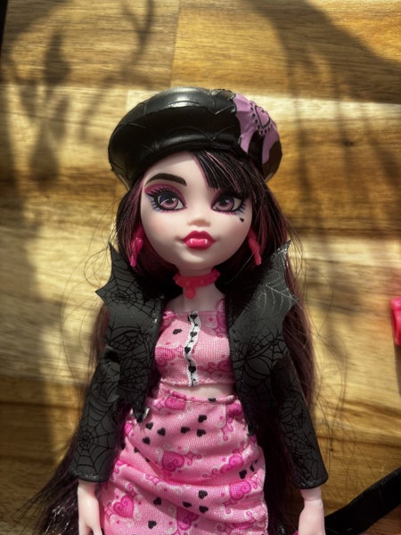 Monster High Fearbook Draculaura Carousel 2