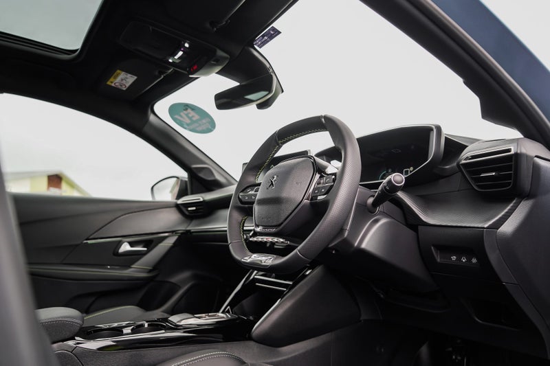 2022 Peugeot 208 GT EV PANORAMIC SUNROOF63613530574339111