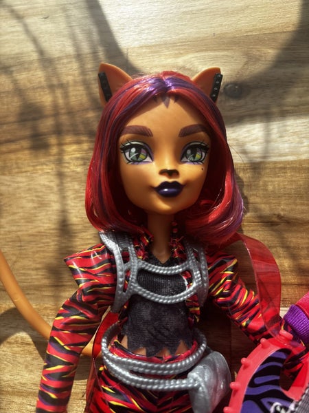 Monster High Fearbook Toralei Carousel 2
