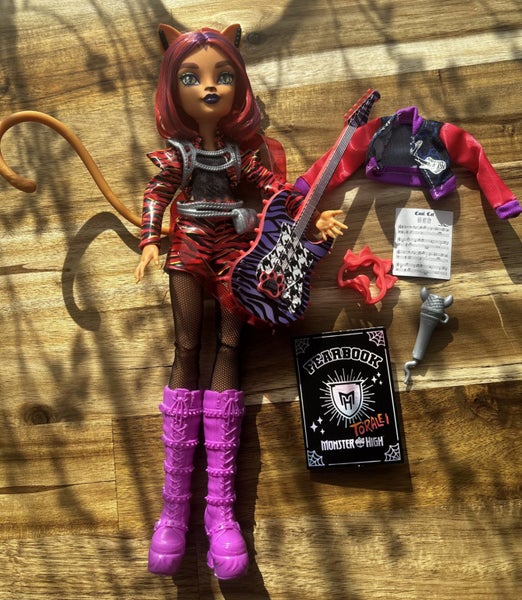 Monster High Fearbook Toralei Carousel 1