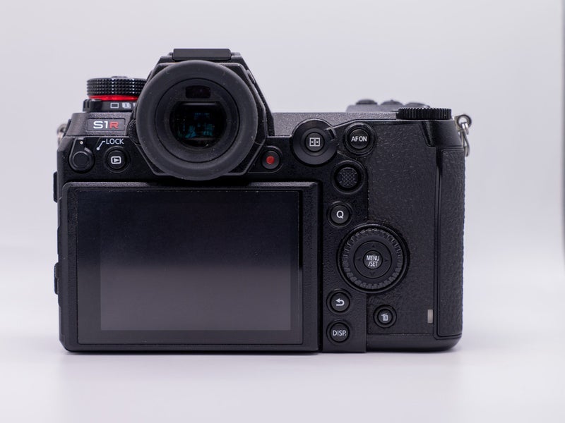 Panasonic Lumix S1R Body – Excellent Condition + Extras!64353445464322111