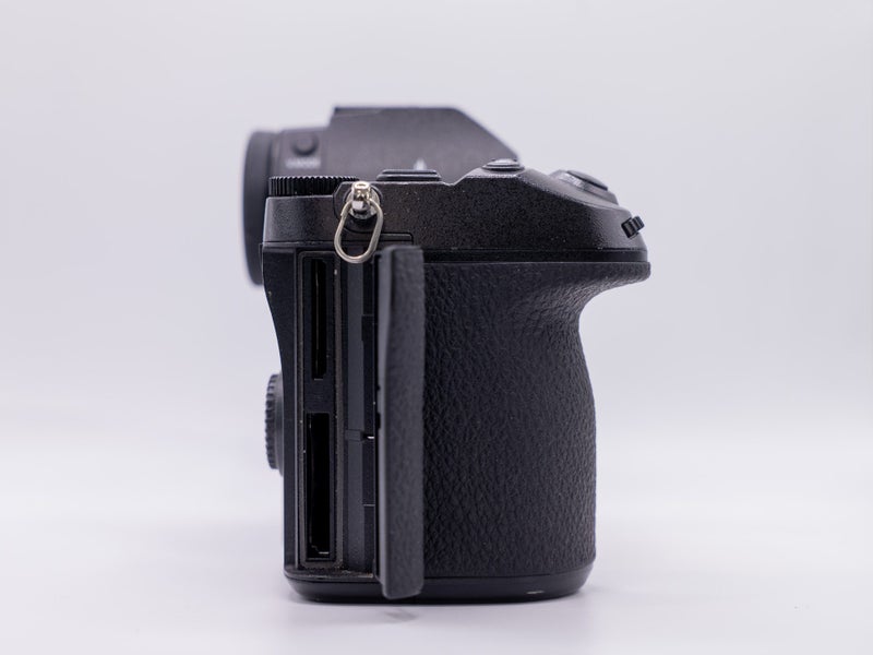 Panasonic Lumix S1R Body – Excellent Condition + Extras!64353445464322113