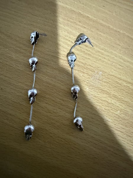 New- skull hanging earrings Carousel 2