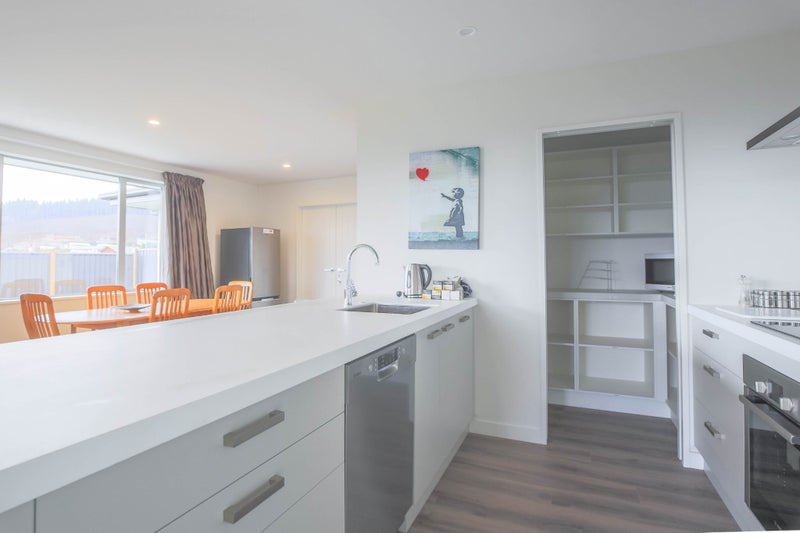 Wanaka, 5 bedrooms64427242703105112