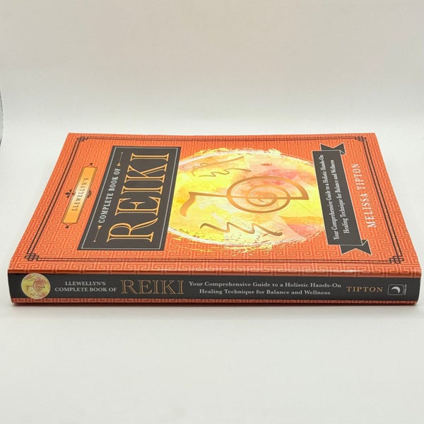 Llewellyn's Complete Book of Reiki: Your Comprehensive Guide to a Holistic Ha...64300424242049112
