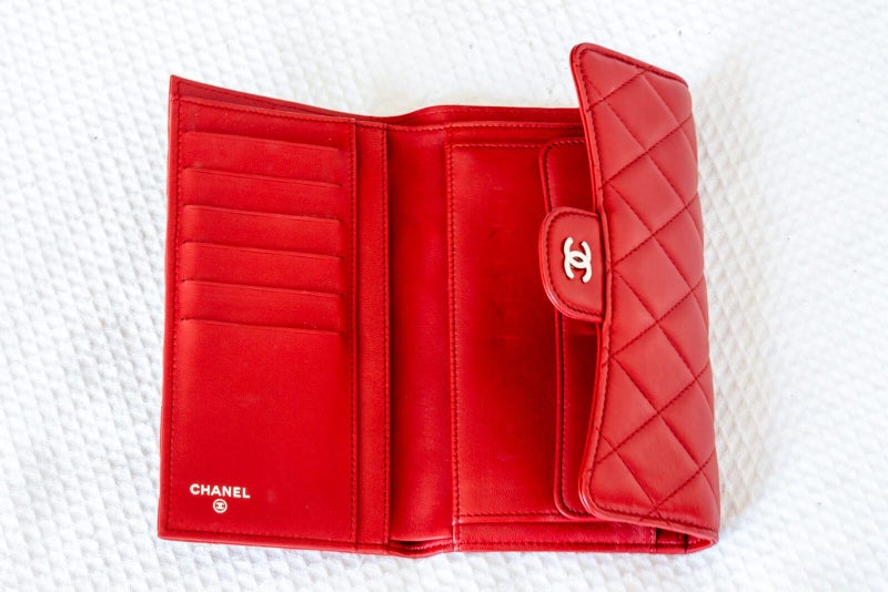 Authentic Chanel Red Quilted Wallet – Brand New w/ Authentic Card & Dust Bag63617468388739113
