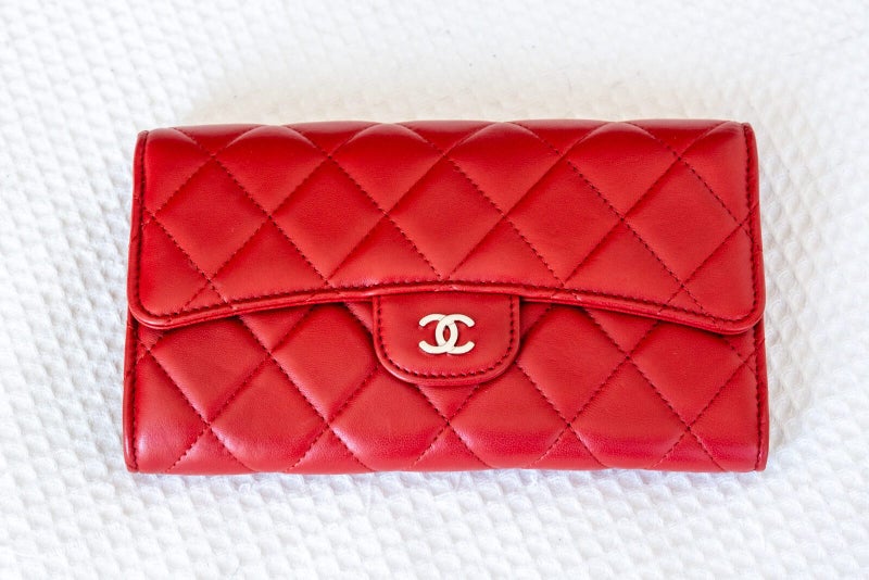 Authentic Chanel Red Quilted Wallet – Brand New w/ Authentic Card & Dust Bag63617468388739112