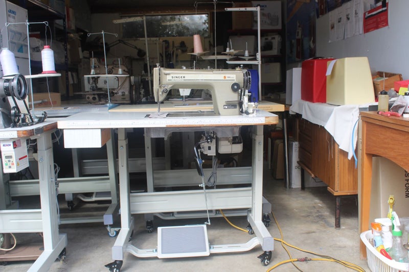 SINGER INDUSTRIAL SEWING MACHINE
