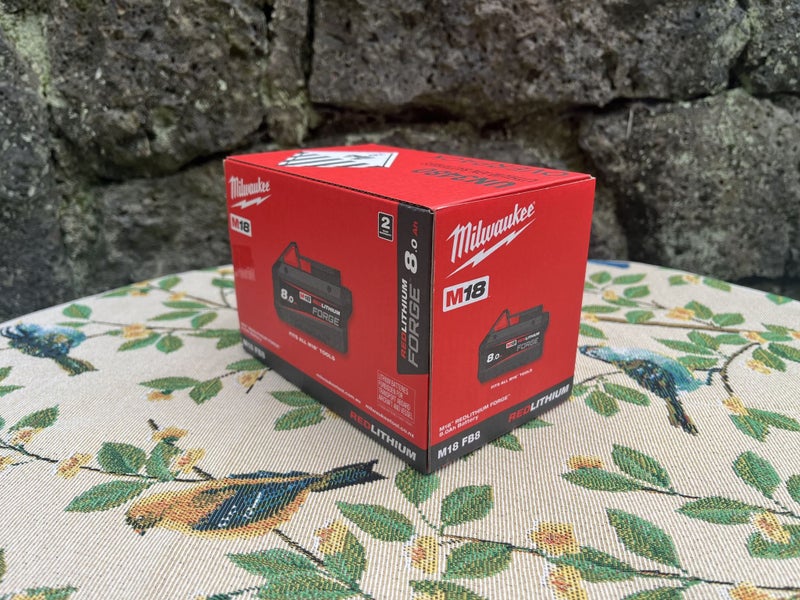Milwaukee M18 FB8 18V Lithium-Ion 8.0Ah REDLITHIUM Cordless FORGE Battery Pack Carousel 2