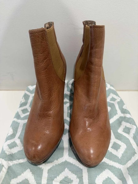 Mi Piaci Tan Boots Carousel 1