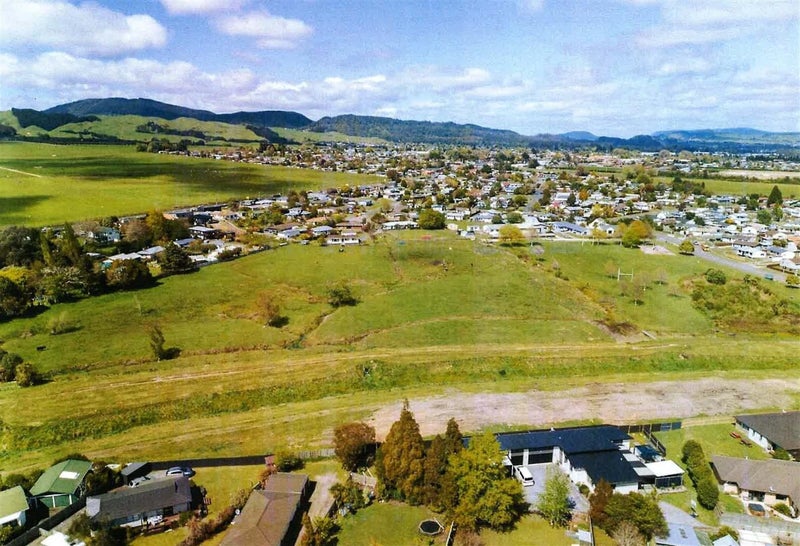 Image 2 of 10