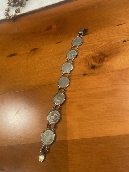 VINTAGE COIN BRACLET Carousel 1