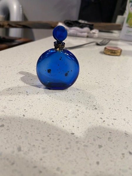 Round cobalt blue glass bottle with stopper (“Eau de Cologne”) Carousel 1