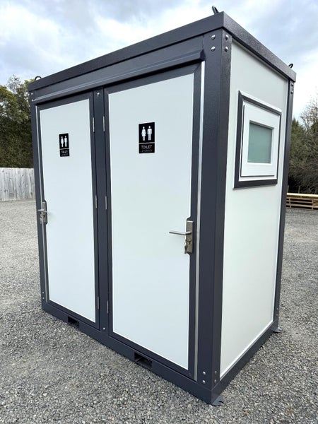 DOUBLE TOILET WITH BASIN64303573653506113