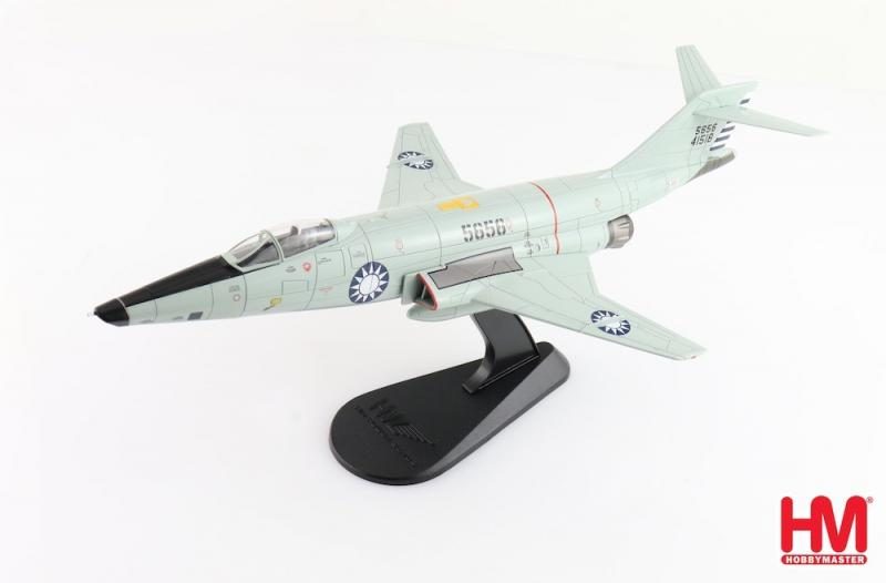 Hobby Master HA9302 1/72 McDonnell RF-101A Voodoo Carousel 1