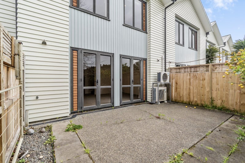 Image 3 of 28