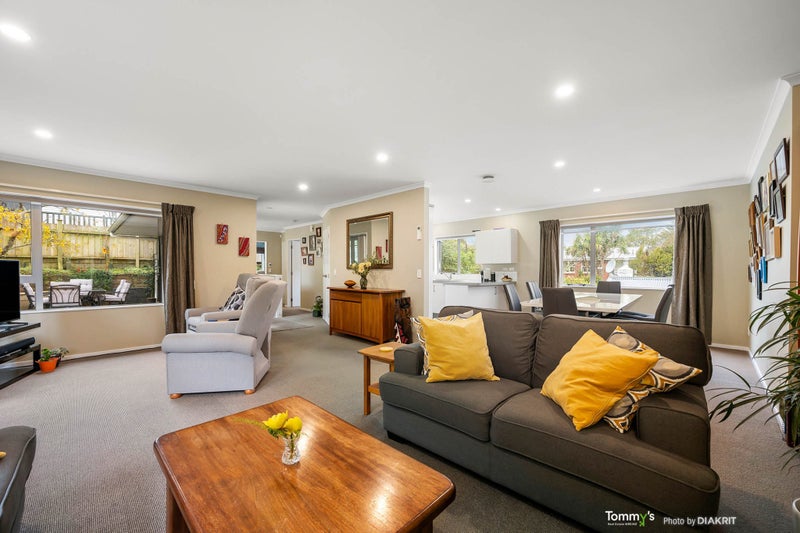 COME HOME TO CALM PRACTICALITY63621370482306114
