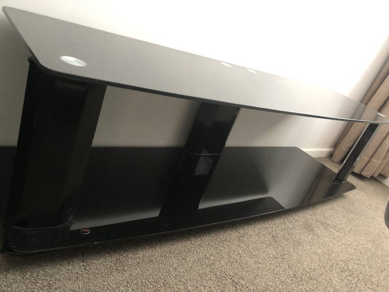 Glass front TV Cabinet 2nd hand in good condition Carousel 7