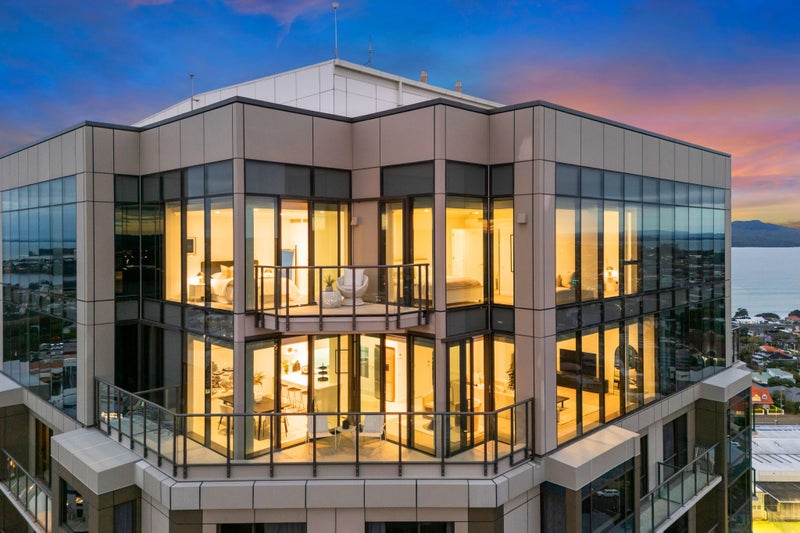 GRAND PENTHOUSE LIVING - ABOVE IT ALL63622824387714112