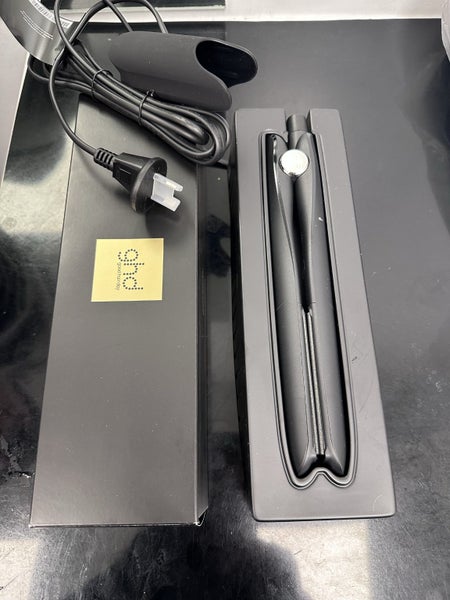 Ghd v gold NEW with free bag /2 yrs warranty Carousel 2