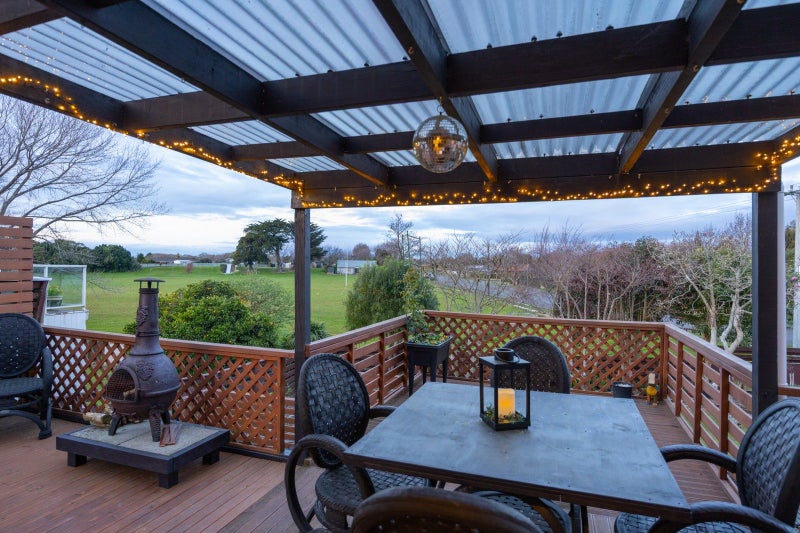 Stylish Home with Restful Park Views63622824408961113