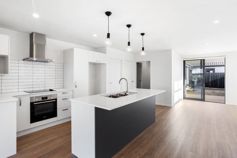 Stylish New Build in Te Awanui Waters63622824425475113