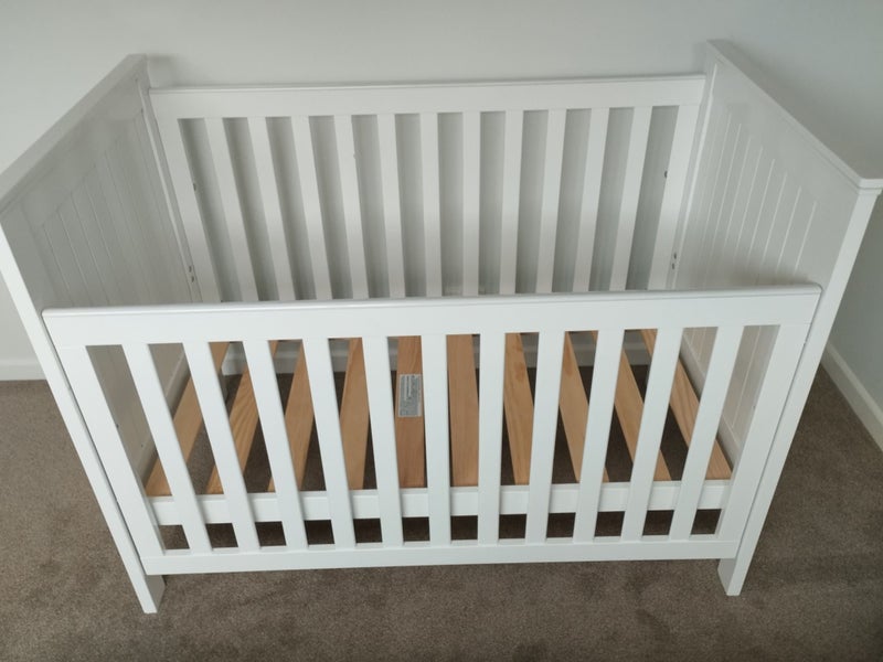 Grotime Legacy 4-in-1 Cot (White) + mattress + protector Carousel 1