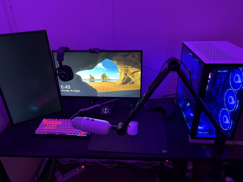 Full gaming computer and streaming set up Carousel 2
