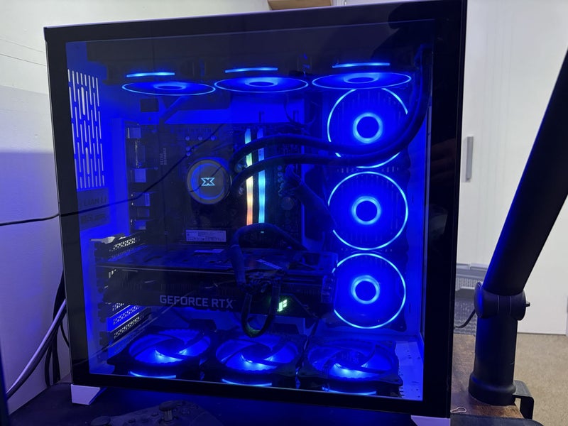 Full gaming computer and streaming set up63617475628930112