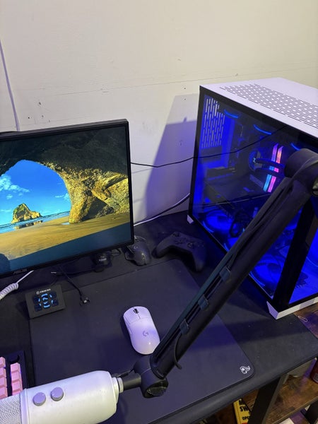 Full gaming computer and streaming set up Carousel 8