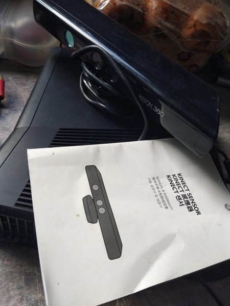 Xbox 360 with kinetic /USB/COMP CONNECTION Carousel 2