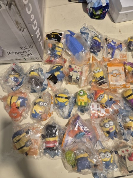 bulk 38 McDonald's despicable me movies toy $1!!¡!(list 5) Carousel 1