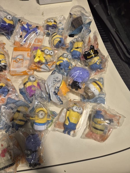 bulk 38 McDonald's despicable me movies toy $1!!¡!(list 5) Carousel 9