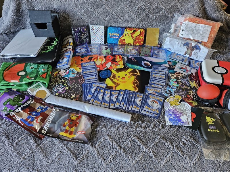 $1$ BIG MYSTERY GIFT PACK Carousel 1