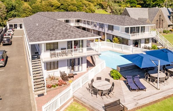 Timeshare Ownership / Busby Manor – One-Bedroom Unit Carousel 1