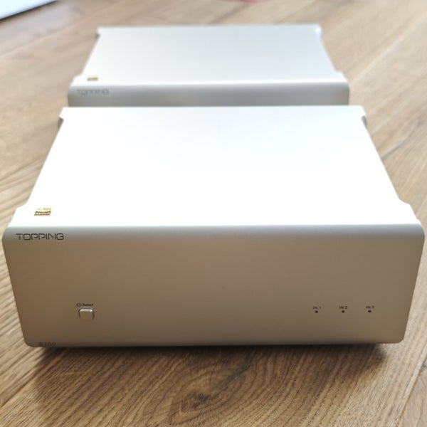 Topping B200 Pure Power Mono Amplifiers (Stereo - Pair) in As New Condition Carousel 2
