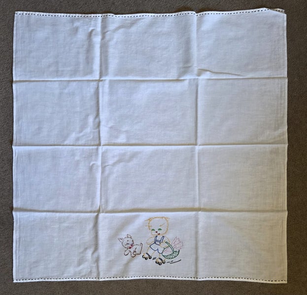 2x Vintage White Towels – Hand-Embroidered Kittens, Dog & Bunny Carousel 6