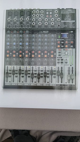 Mixer XENYX X1622USB Carousel 2