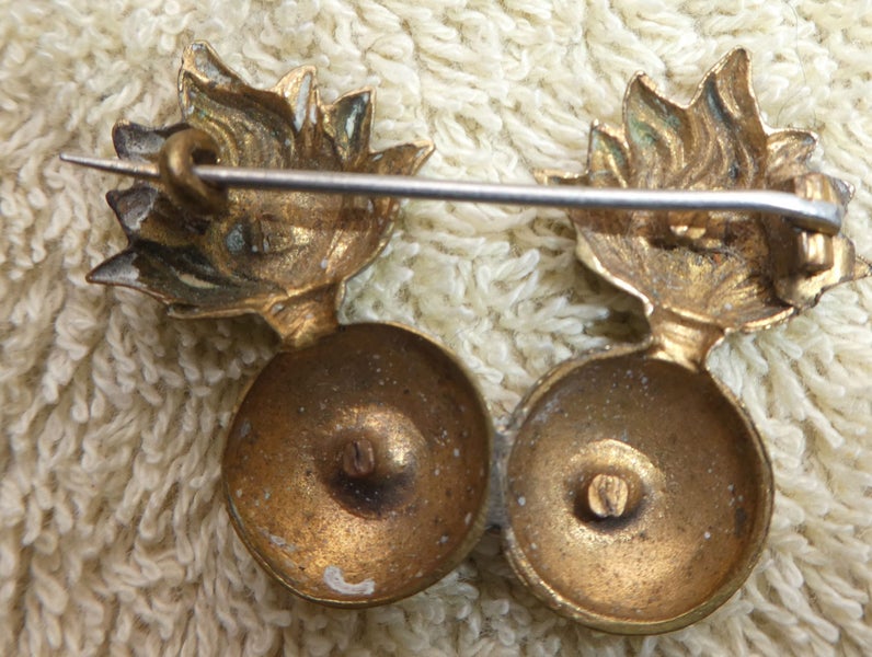 WW1 NZ ENGINEERS SWEETHEARTS BADGE CROSSED GRENADES.ARTILLERY ALSO? Carousel 2