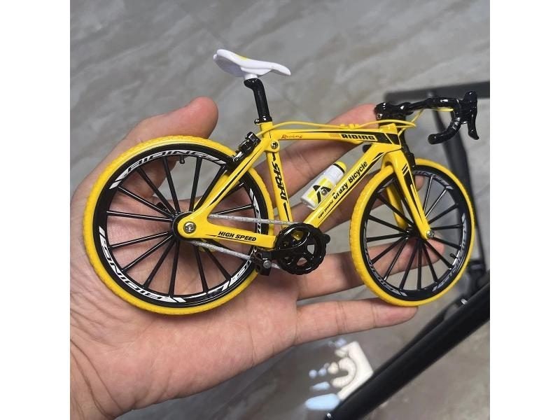 1:8 Mini Model Alloy Bicycle Diecast 19cm Metal Finger Adult Red Mini Bike Carousel 1