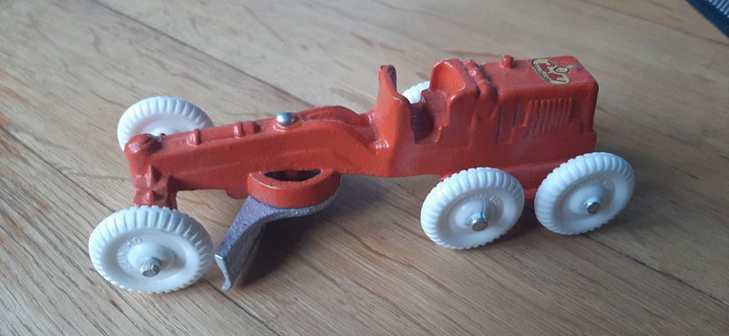 Very Collectible Fun Ho - Small Road Grader No 315 - 1961 - 1979 Carousel 2