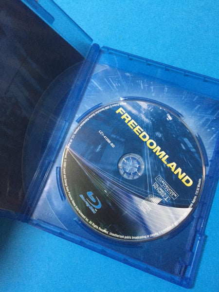 Freedomland (Blu-Ray) Carousel 3