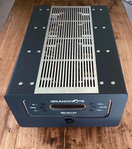 Grandinote Shinai Integrated Amplifier Carousel 2