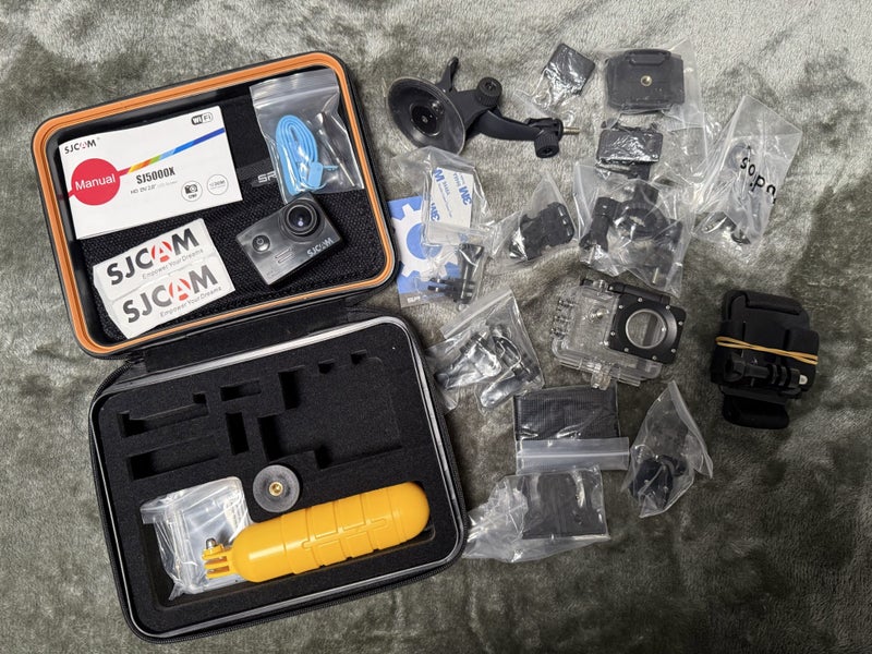 Action Camera with Accessories (SJCAM5000X)63857384846211110
