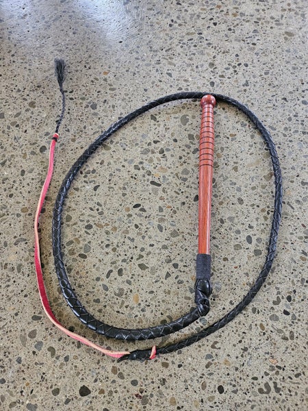 2 X VINTAGE LEATHER STOCK WHIPS Carousel 8