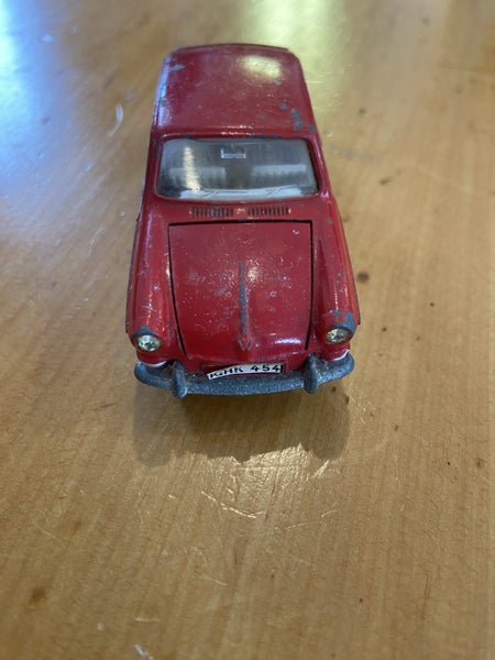 Dinky Volkswagen 1600 TL Carousel 2